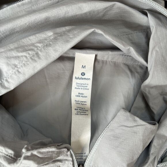 Lululemon Active Jacket Mens Medium Sea Salt Gray Lightweight Running Packable - Picture 4 of 9